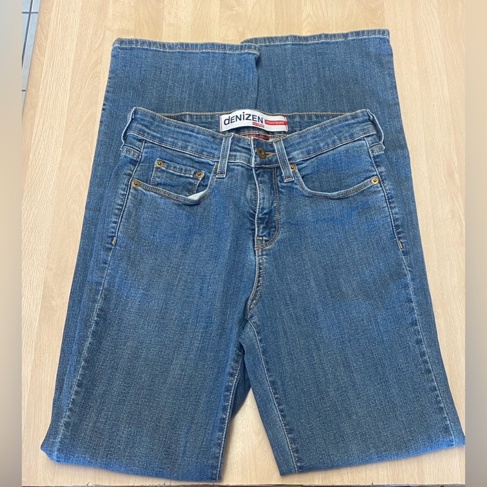 Denizen From Levi’s Women 4 M Boot Cut Stretch (1% Elastane) Jeans